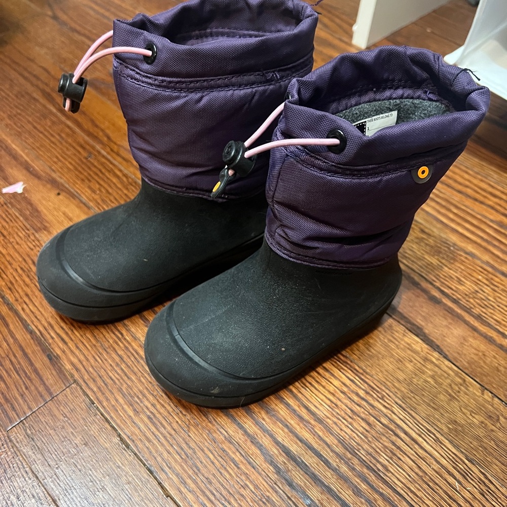 Bogs Kids' Purple and Black Snow Boots